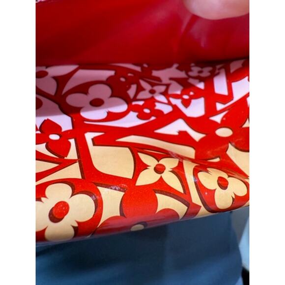 Louis Vuitton  Patent Sweet Monogram Sarah Wallet Pomme D'Amour*Limited Edition - Picture 13 of 16